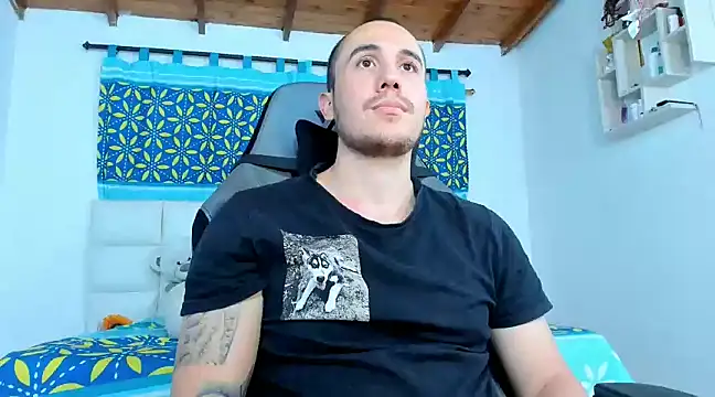 Snapshot of juan__jimenez chatting on February 21, 1:33 am juan jimenez online show from February 21, 1:33 am