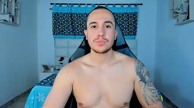 Snapshot of juan__jimenez chatting on February 21, 11:32 pm juan jimenez online show from February 21, 11:32 pm