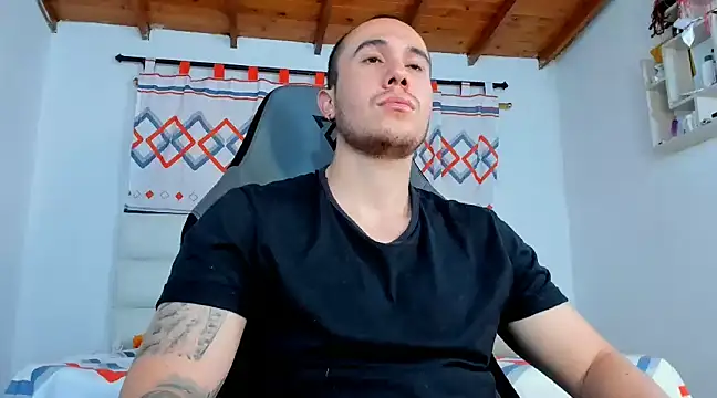 Snapshot of juan__jimenez chatting on March 18, 6:26 pm juan jimenez online show from March 18, 6:26 pm