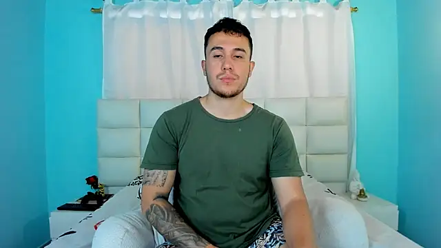 Snapshot of juan__jimenez chatting on September 16, 8:43 pm juan jimenez online show from September 16, 8:43 pm