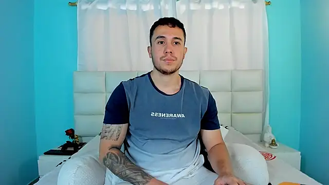 Snapshot of juan__jimenez chatting on September 17, 7:48 pm juan jimenez online show from September 17, 7:48 pm