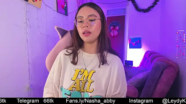 Nasha abby online show from December 12, 9:04 pm