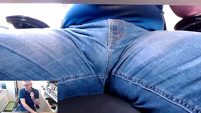 Snapshot of RicRockhard chatting on February 25, 9:08 am RicRockhard online show from February 25, 9:08 am