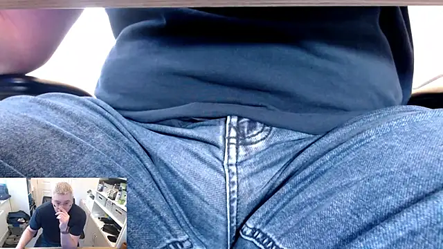 Snapshot of RicRockhard chatting on April 22, 7:44 am RicRockhard online show from April 22, 7:44 am