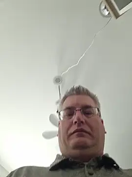 Snapshot of RicRockhard chatting on June 2, 6:21 pm RicRockhard online show from June 2, 6:21 pm