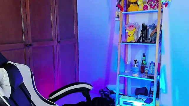 eymy-hadid online show from October 14, 8:42 pm