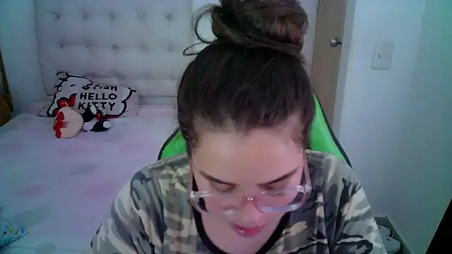  alicia z online show from December 5, 7:49 pm