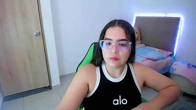  alicia z online show from March 17, 6:00 pm