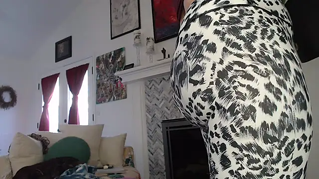 AuroraWillows online show from March 5, 9:48 pm