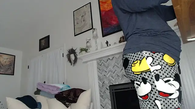 AuroraWillows online show from November 11, 12:32 am