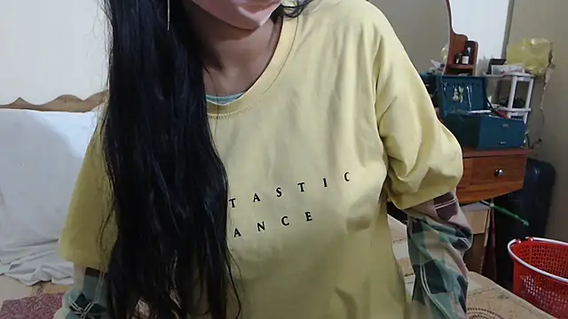 Snapshot of Beauty_Asian_Tina chatting on December 13, 8:47 pm Beauty Asian Tina online show from December 13, 8:47 pm