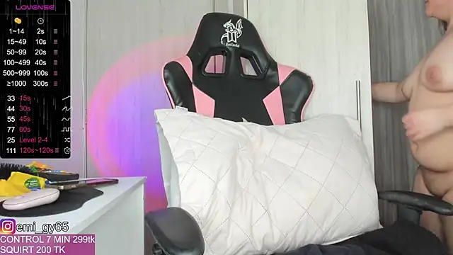 emilyn grey1 online show from December 26, 4:04 pm