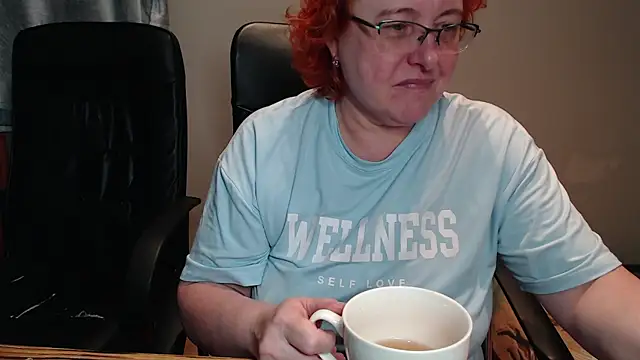 Snapshot of JoannaAndNeighbour chatting on December 8, 1:14 pm JoannaAndNeighbour online show from December 8, 1:14 pm