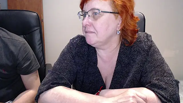 Snapshot of JoannaAndNeighbour chatting on January 3, 12:30 pm JoannaAndNeighbour online show from January 3, 12:30 pm