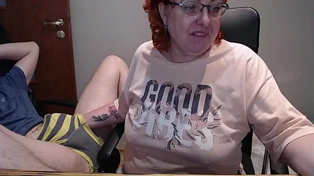 Snapshot of JoannaAndNeighbour chatting on January 10, 7:21 pm JoannaAndNeighbour online show from January 10, 7:21 pm