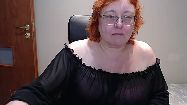 Snapshot of JoannaAndNeighbour chatting on January 14, 8:31 am JoannaAndNeighbour online show from January 14, 8:31 am