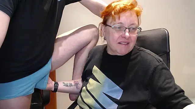 Snapshot of JoannaAndNeighbour chatting on January 15, 8:16 pm JoannaAndNeighbour online show from January 15, 8:16 pm