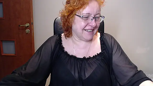 Snapshot of JoannaAndNeighbour chatting on January 24, 9:49 am JoannaAndNeighbour online show from January 24, 9:49 am