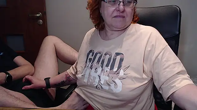Snapshot of JoannaAndNeighbour chatting on January 24, 4:28 pm JoannaAndNeighbour online show from January 24, 4:28 pm