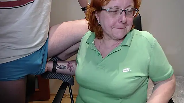Snapshot of JoannaAndNeighbour chatting on January 26, 7:31 pm JoannaAndNeighbour online show from January 26, 7:31 pm