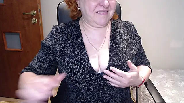 Snapshot of JoannaAndNeighbour chatting on January 29, 6:54 am JoannaAndNeighbour online show from January 29, 6:54 am