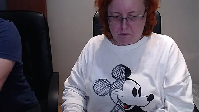 Snapshot of JoannaAndNeighbour chatting on February 3, 6:07 pm JoannaAndNeighbour online show from February 3, 6:07 pm