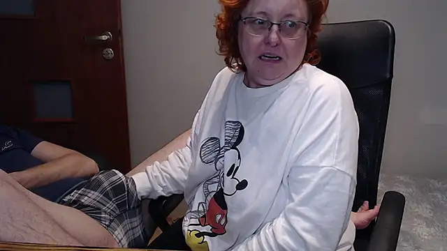 Snapshot of JoannaAndNeighbour chatting on February 6, 5:30 pm JoannaAndNeighbour online show from February 6, 5:30 pm