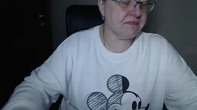 Snapshot of JoannaAndNeighbour chatting on February 13, 7:35 am JoannaAndNeighbour online show from February 13, 7:35 am