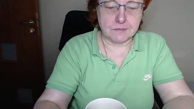 Snapshot of JoannaAndNeighbour chatting on February 26, 8:04 am JoannaAndNeighbour online show from February 26, 8:04 am