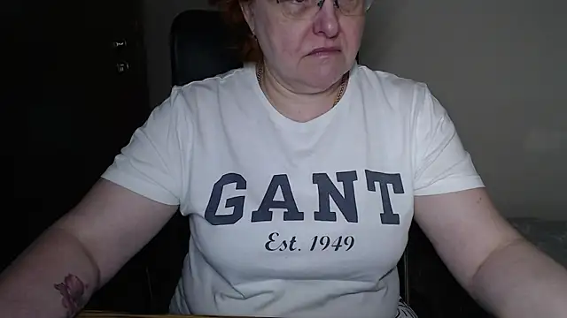 Snapshot of JoannaAndNeighbour chatting on March 4, 8:13 am JoannaAndNeighbour online show from March 4, 8:13 am