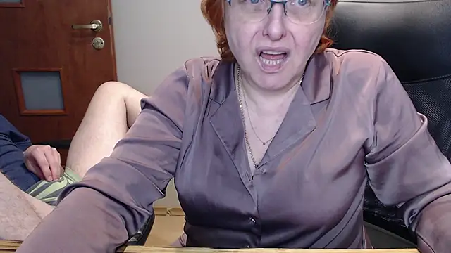 Snapshot of JoannaAndNeighbour chatting on March 8, 4:28 pm JoannaAndNeighbour online show from March 8, 4:28 pm