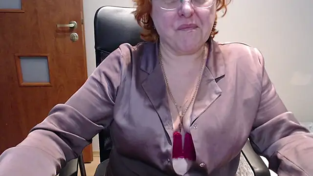 Snapshot of JoannaAndNeighbour chatting on March 10, 12:15 pm JoannaAndNeighbour online show from March 10, 12:15 pm
