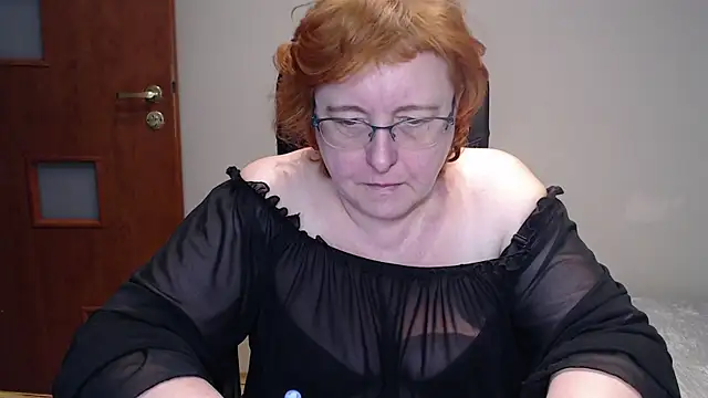 Snapshot of JoannaAndNeighbour chatting on March 21, 9:56 am JoannaAndNeighbour online show from March 21, 9:56 am