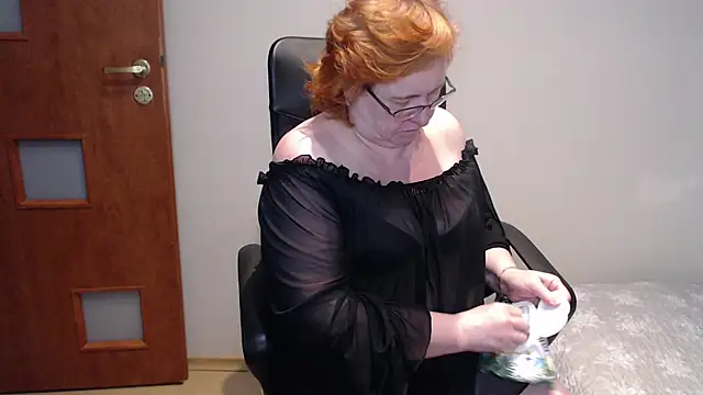 Snapshot of JoannaAndNeighbour chatting on March 21, 1:01 pm JoannaAndNeighbour online show from March 21, 1:01 pm