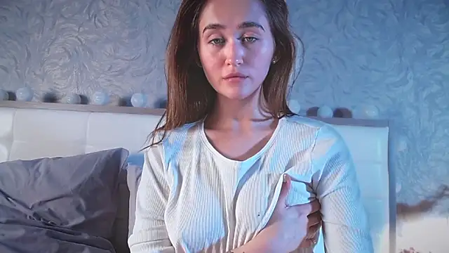 millllina online show from October 9, 3:43 pm