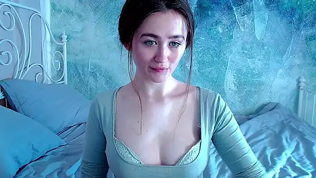 millllina online show from March 18, 9:45 am