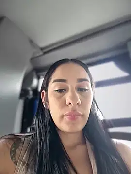 Snapshot of __IRIS__ chatting on April 7, 4:40 pm IRIS online show from April 7, 4:40 pm