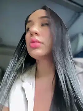 Snapshot of __IRIS__ chatting on April 30, 1:50 pm IRIS online show from April 30, 1:50 pm