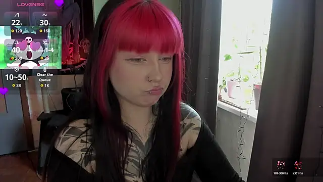 Snapshot of t0riayun0 chatting on June 5, 2:23 pm t0riayun0 online show from June 5, 2:23 pm