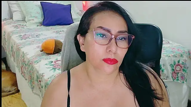 Snapshot of hottplay chatting on March 23, 6:34 pm hottplay online show from March 23, 6:34 pm