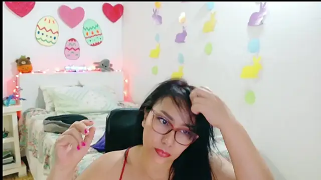 Snapshot of hottplay chatting on March 29, 8:42 pm hottplay online show from March 29, 8:42 pm