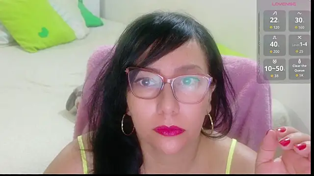 Snapshot of hottplay chatting on July 14, 2:38 am hottplay online show from July 14, 2:38 am