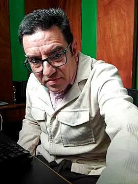 FernandoReuterG online show from February 5, 3:49 pm