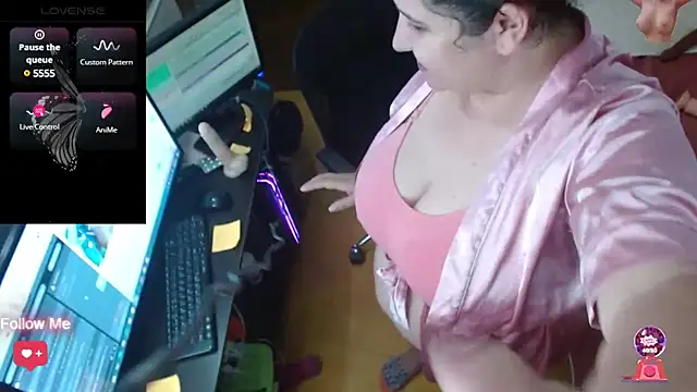 EMILY-NESSA online show from March 7, 7:05 pm