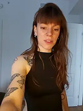 EmilieEdelana online show from January 15, 1:31 pm