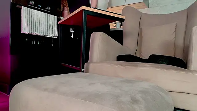 Snapshot of Yourfreebird chatting on March 23, 7:01 am Yourfreebird online show from March 23, 7:01 am