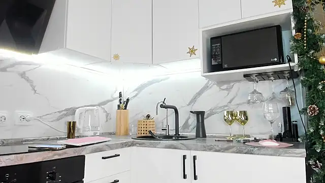 Snapshot of Lex_Love chatting on December 29, 5:01 pm Lex Love online show from December 29, 5:01 pm