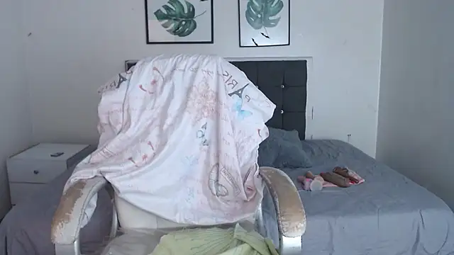 selena yourmilf online show from February 5, 5:17 pm