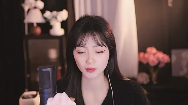 Ocean--Lili online show from December 14, 2:10 pm