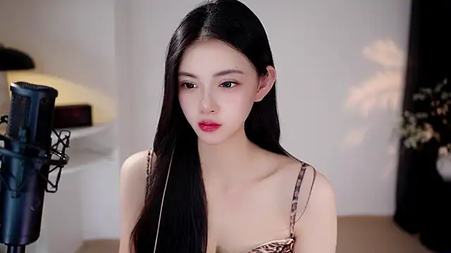 Ocean--Lili online show from June 26, 2:32 pm